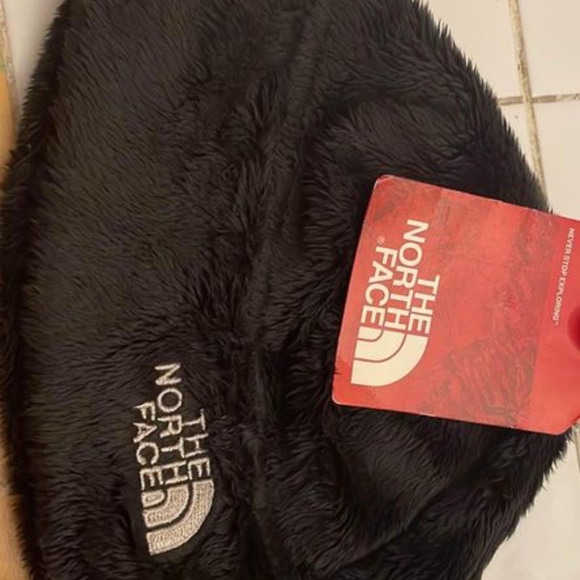 BRAND NEW girl the north face Denali thermal winter snow beanie toque hat size S - Picture 3 of 5